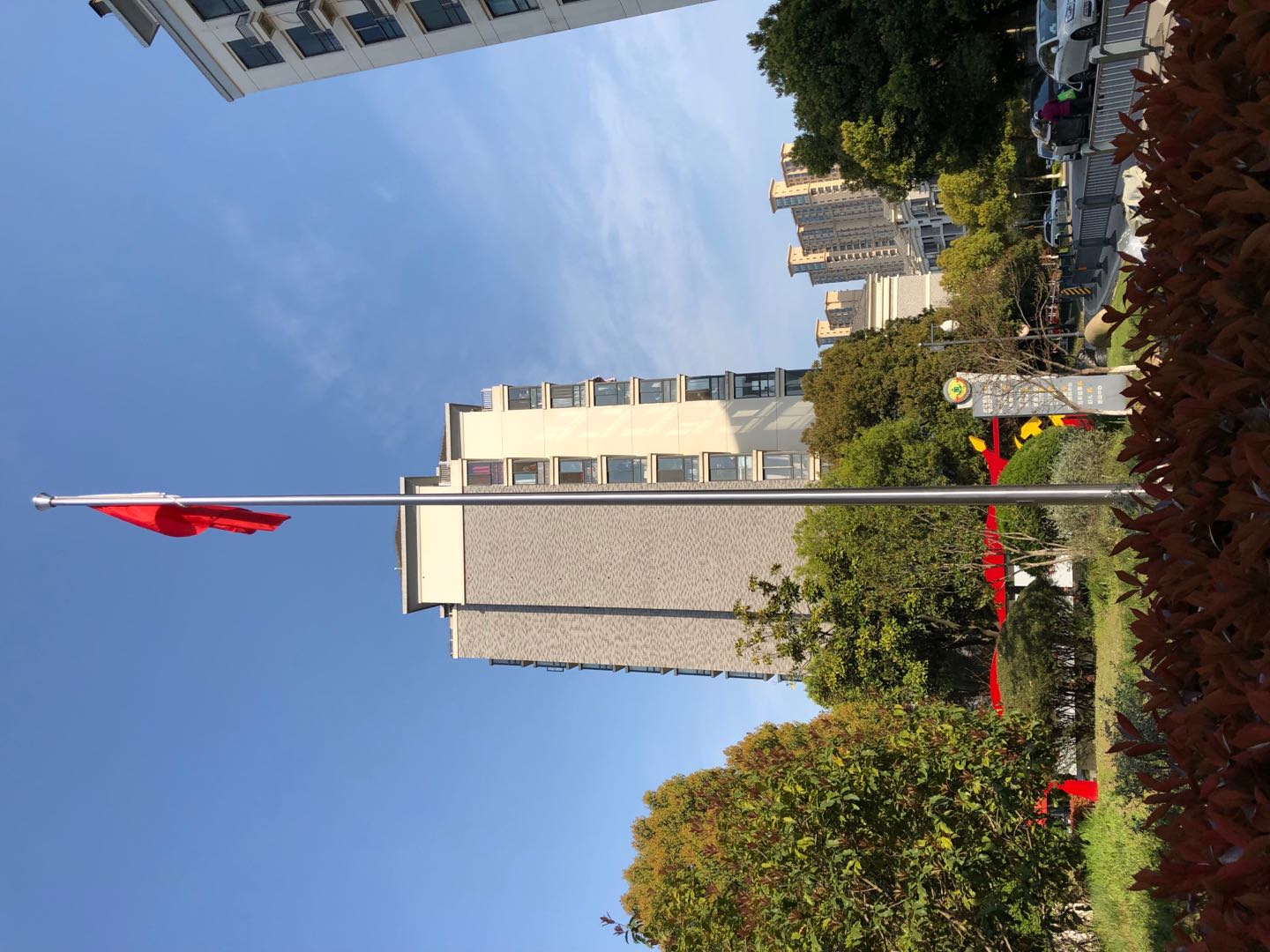 不銹鋼旗桿和建筑的高度比例一般是多少？